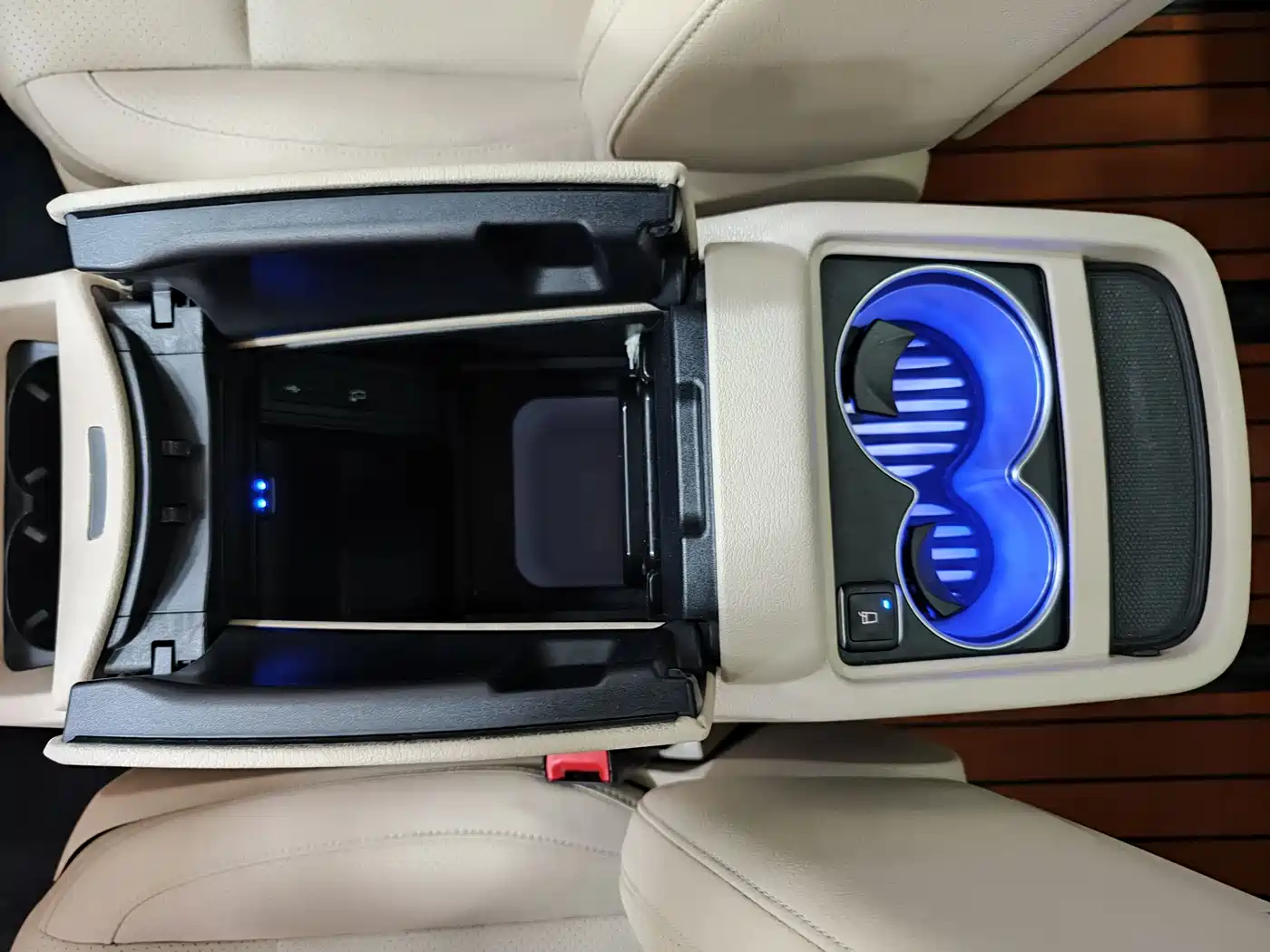 MERCEDES-BENZ V CLASS