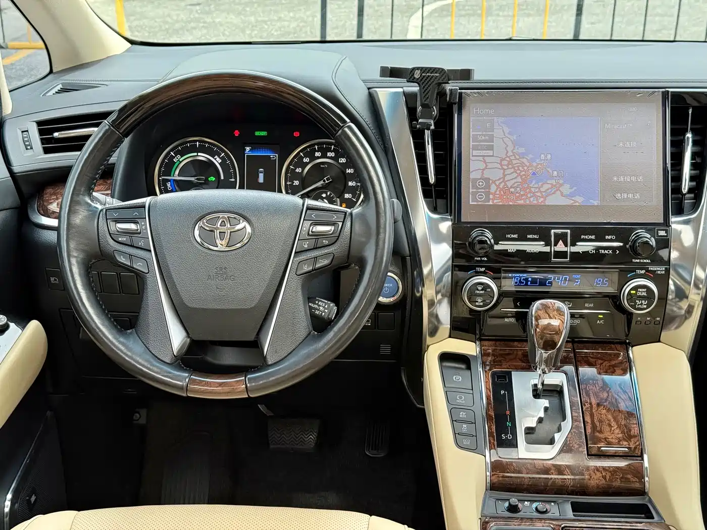 Toyota Alphard 2021 Hybrid 2.5L Luxury фото 9