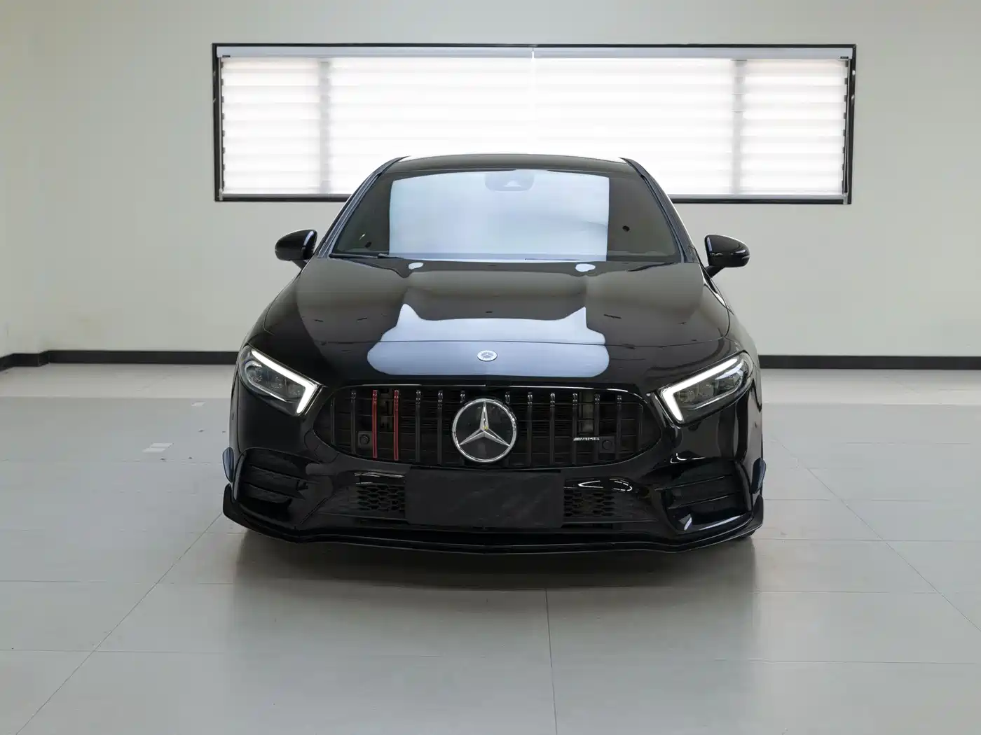 Mercedes-Benz A-Class AMG 2022 AMG A 35 L 4MATIC фото 2