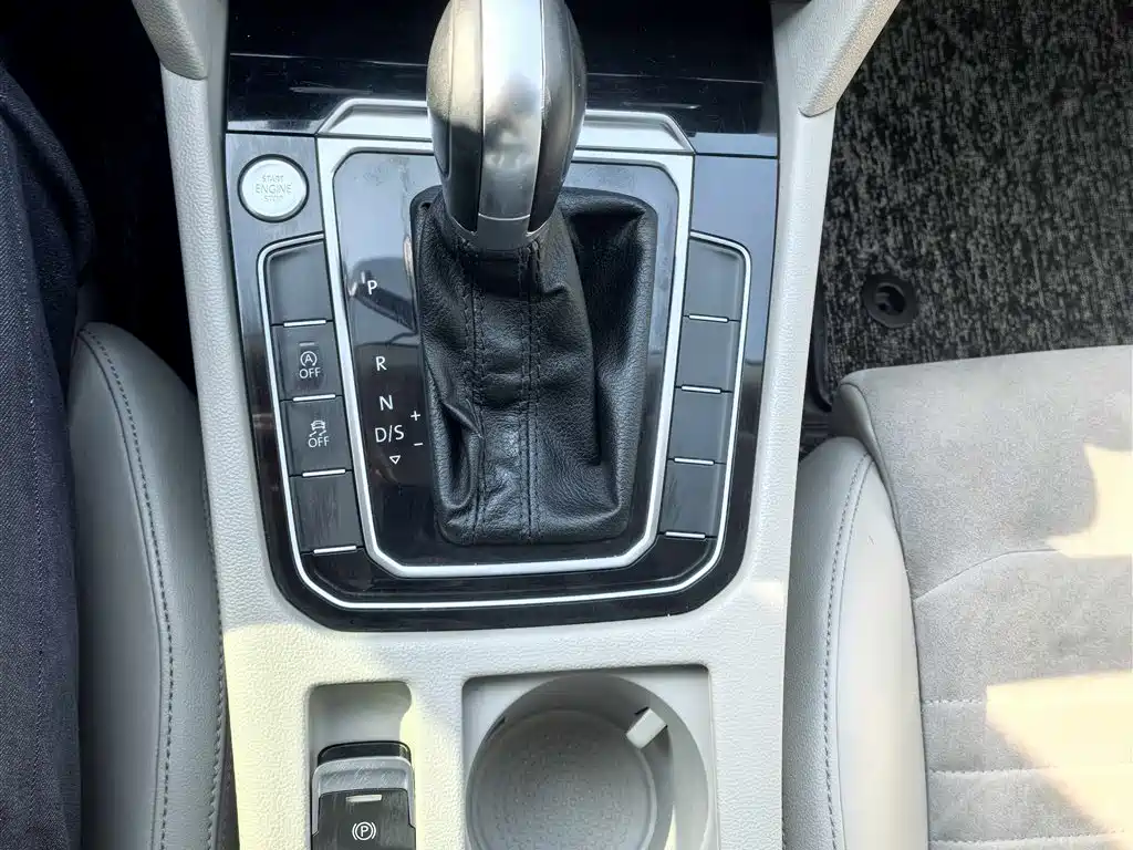 Volkswagen Magotan 2017 380TSI DSG Luxury фото 18