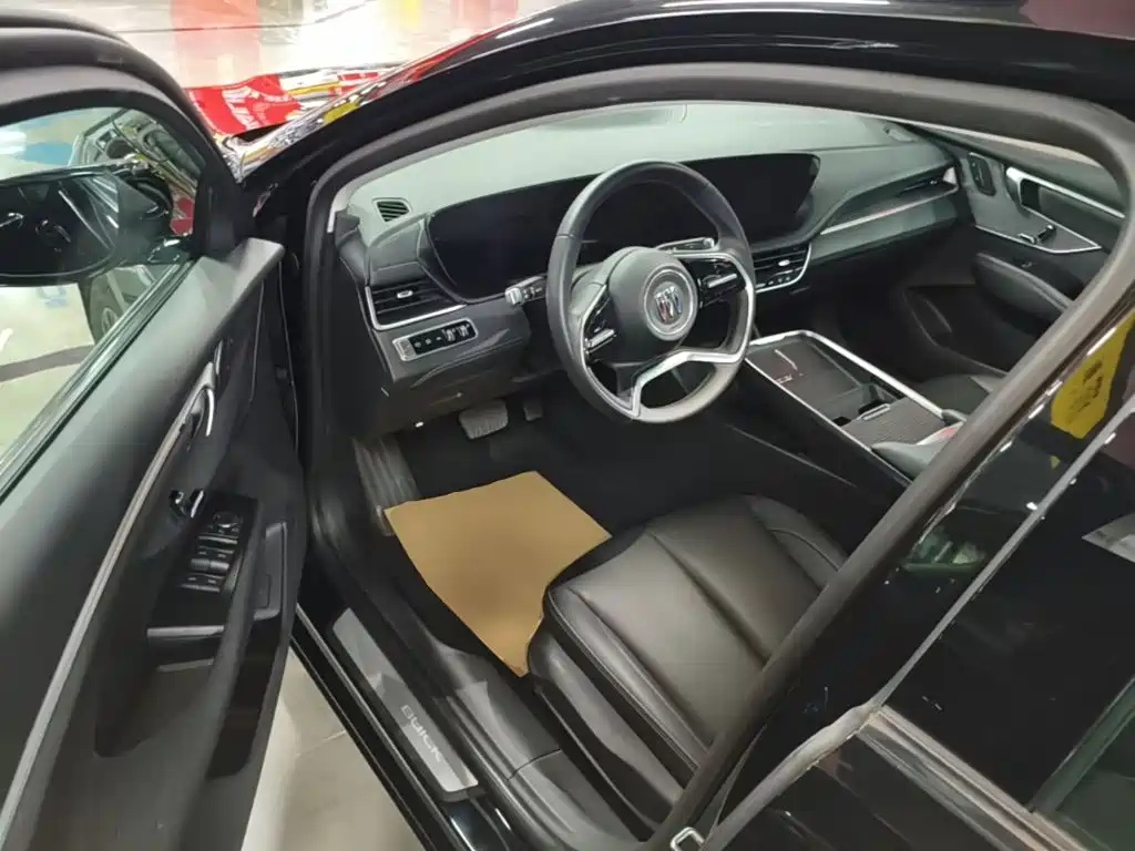 Buick LaCrosse 2025 2025 Model 28T Platinum Edition