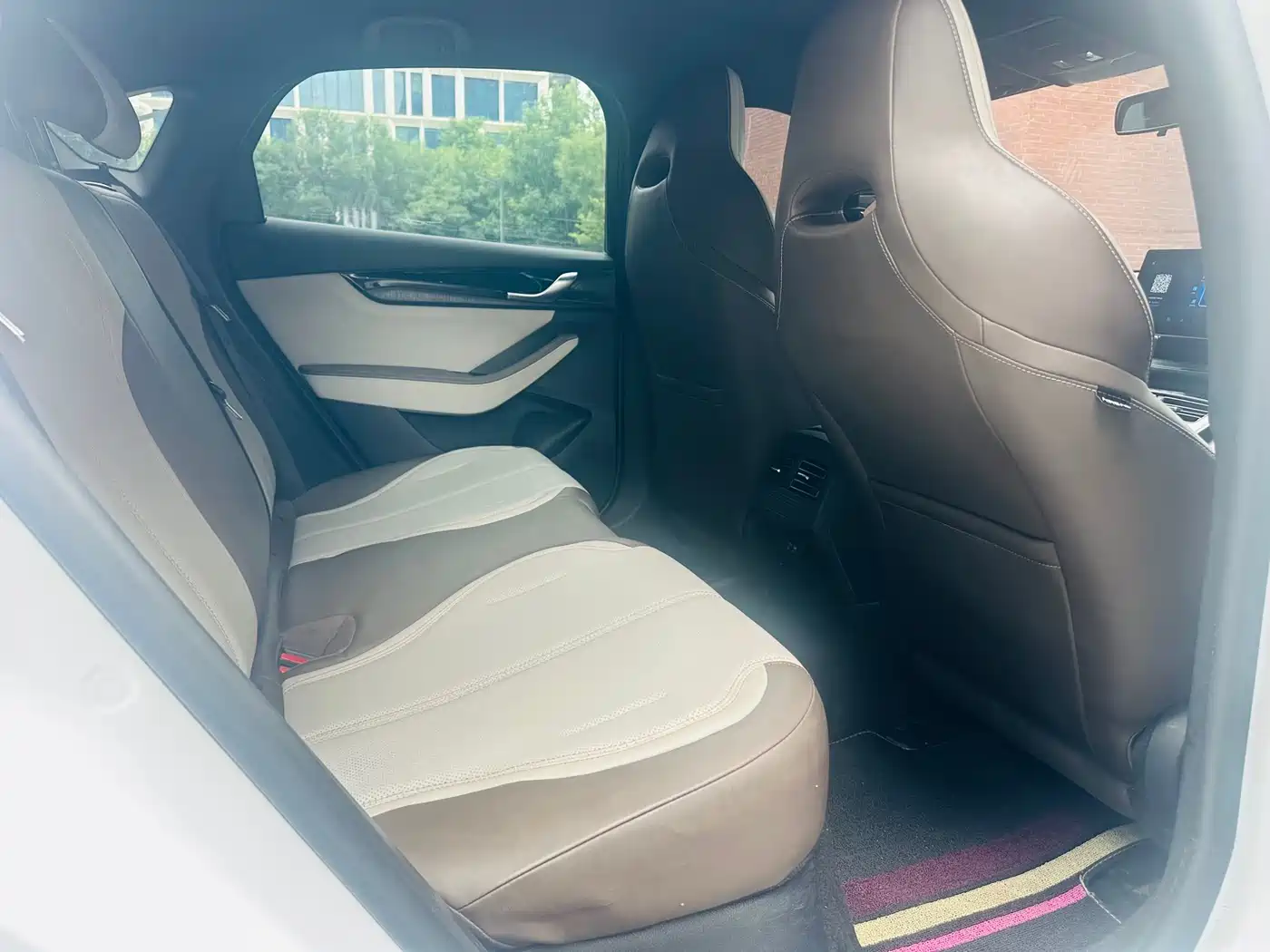 BYD Qin PLUS 2024 Glory Edition DM-i 55KM Leading фото 14