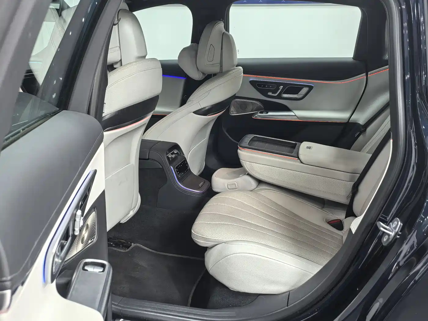 Mercedes-Benz E-Class 2024 Model E 300 L Luxury фото 16