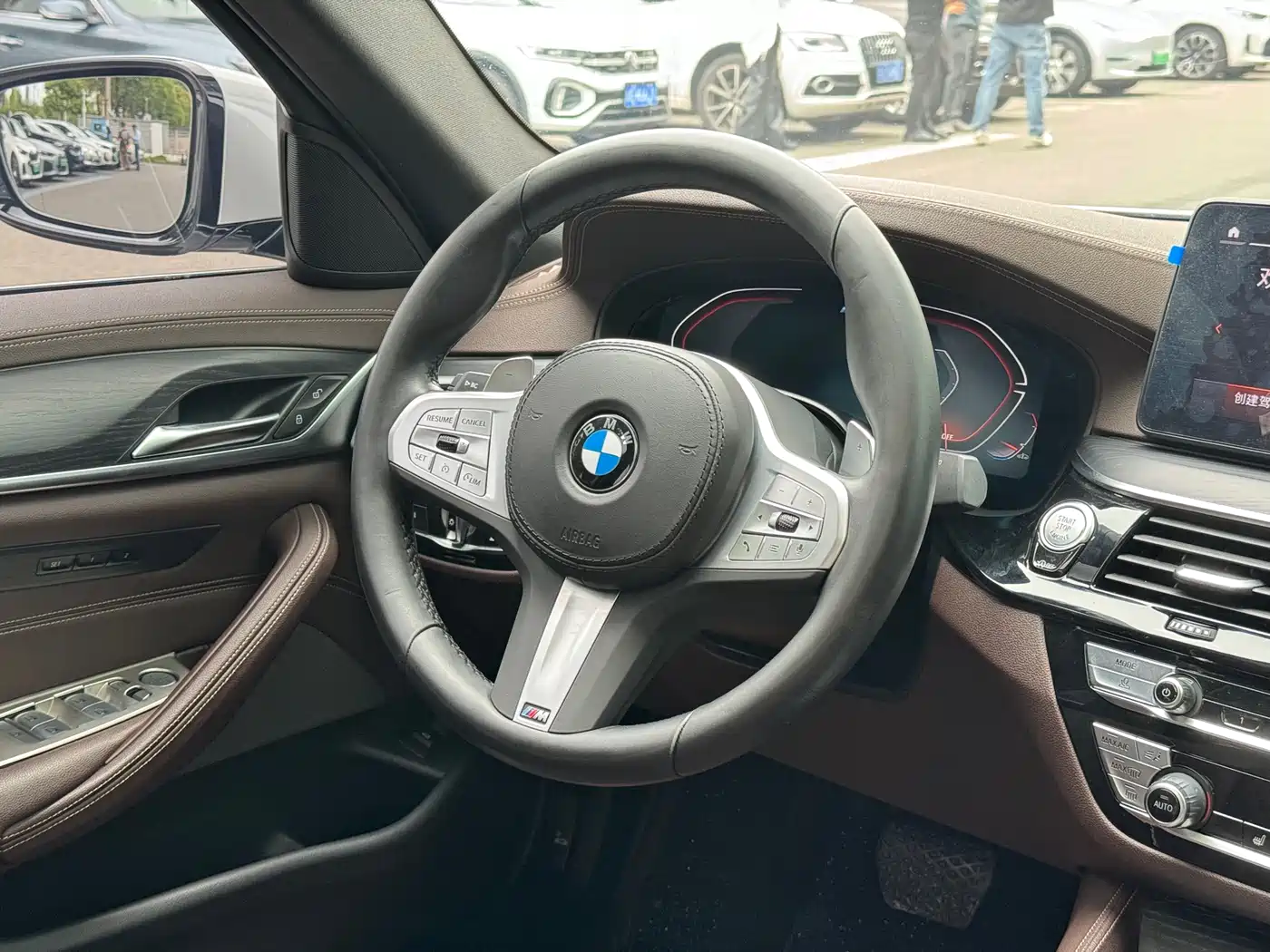 BMW 5 Series 2023 530Li Leading M Sport Package фото 12