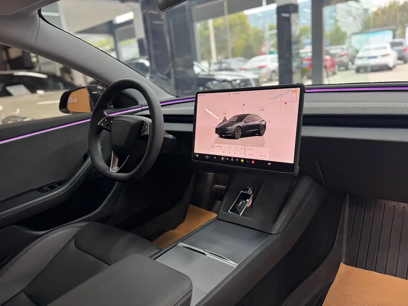 TESLA MODEL 3