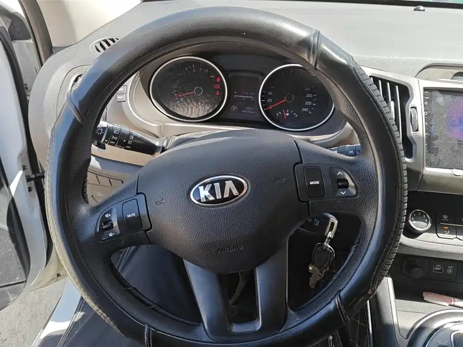 Kia Sportage 2016 2.0L Automatic 2WD GL фото 15