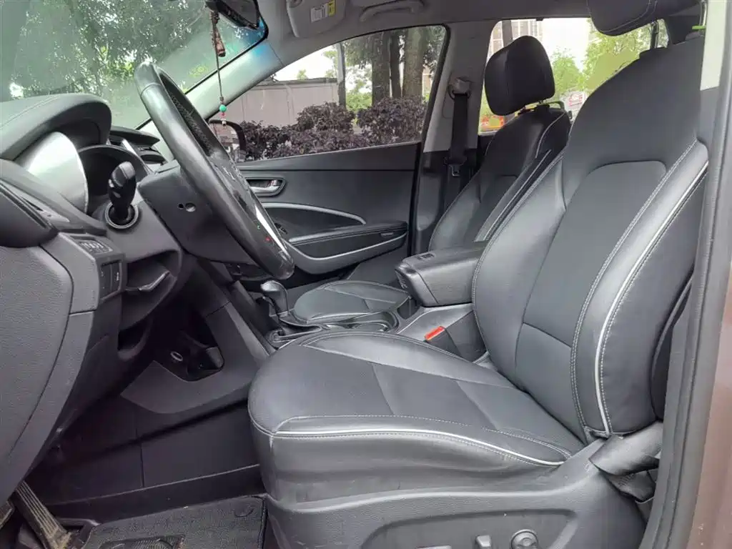 Hyundai Santa Fe 2017 2.0T Automatic 4WD Intelligent 7-Seater фото 15