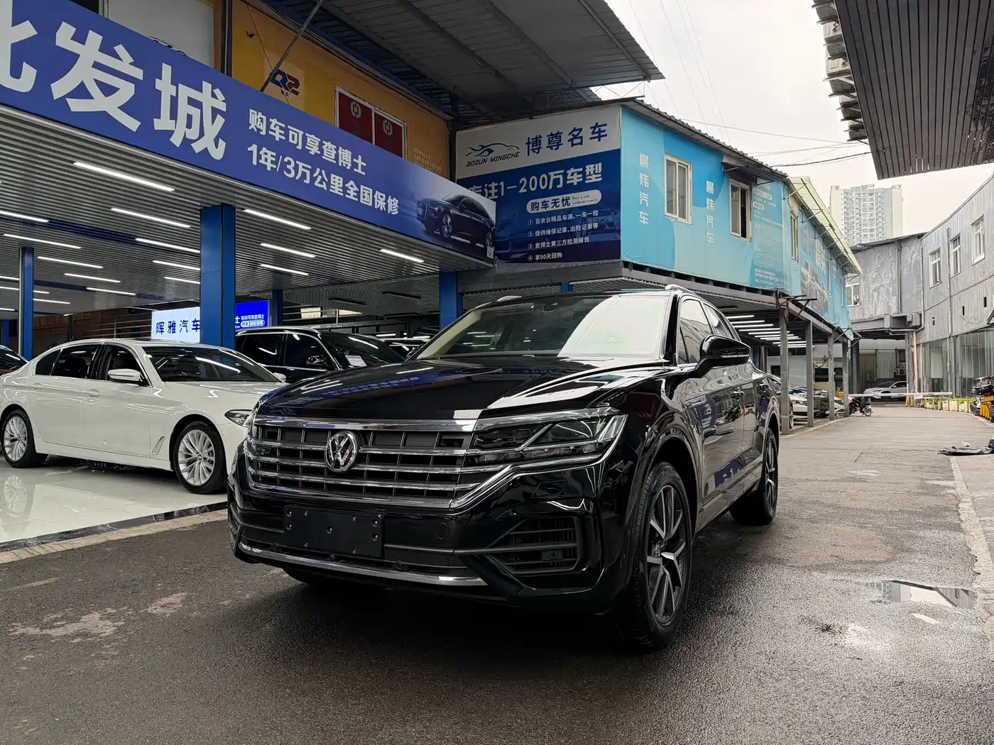 Photo 1 - Volkswagen Touareg