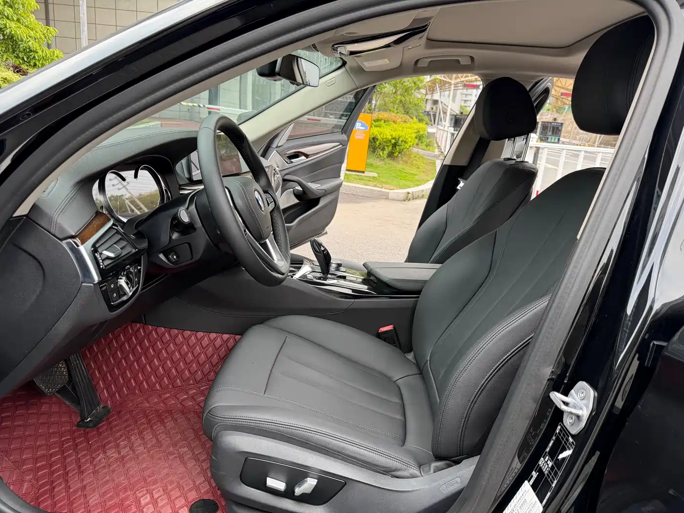 BMW 5 Series 2018 525Li Luxury Package фото 8