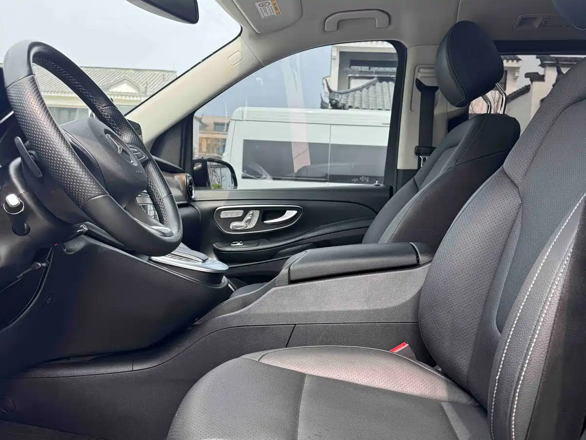Mercedes-Benz V-Class 2020 Model V 260 L Long Wheelbase Luxury фото 6
