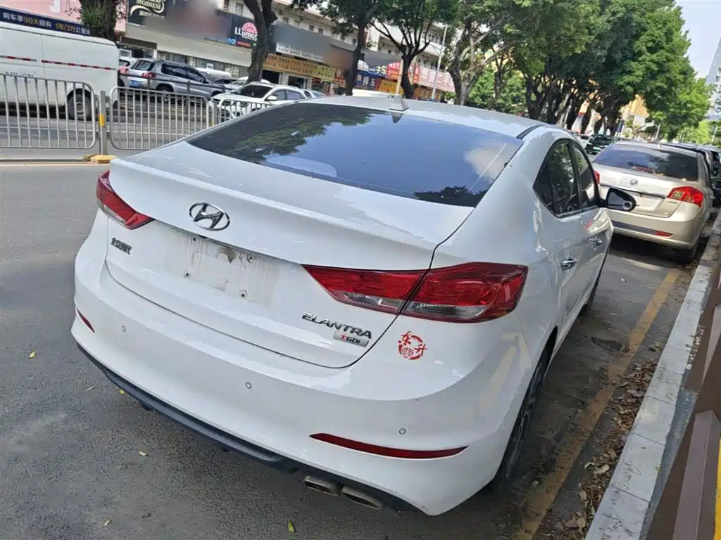 Hyundai Elantra 2020 1.4T DCT Dynamic·Vitality фото 7