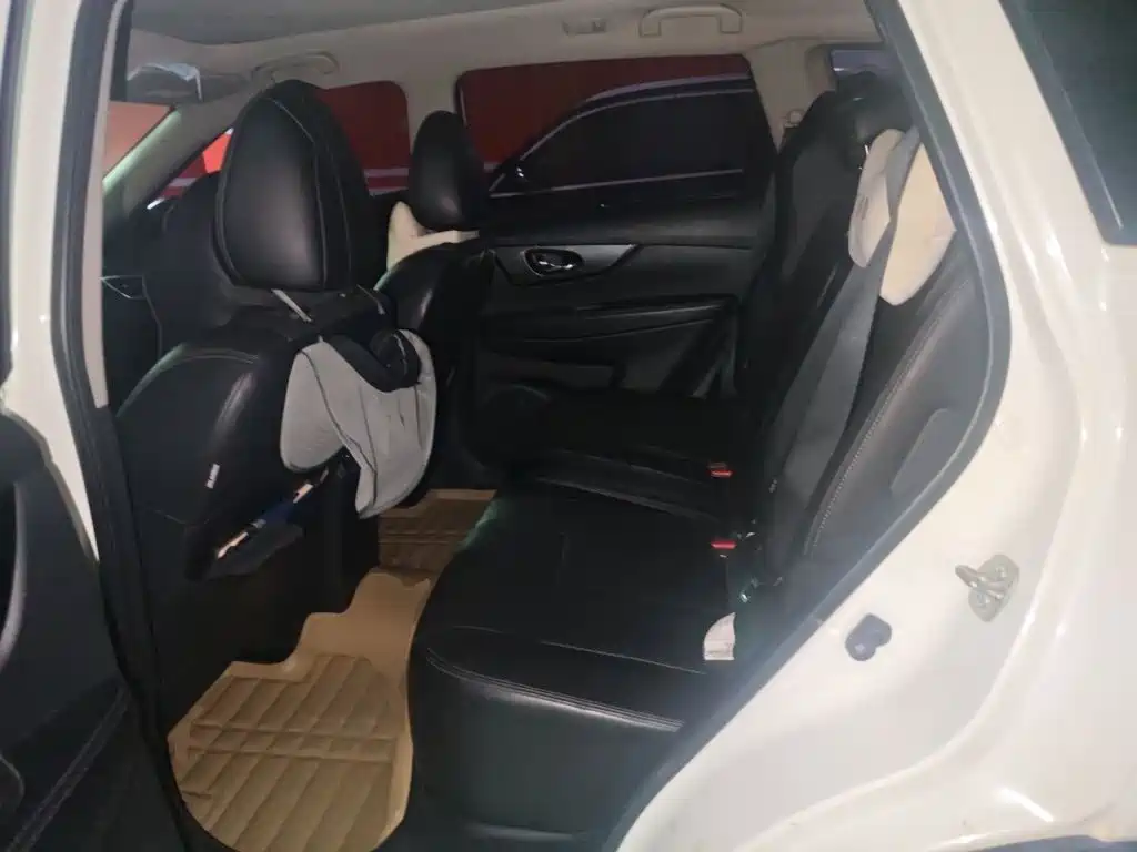 Photo 13 - Nissan X-Trail