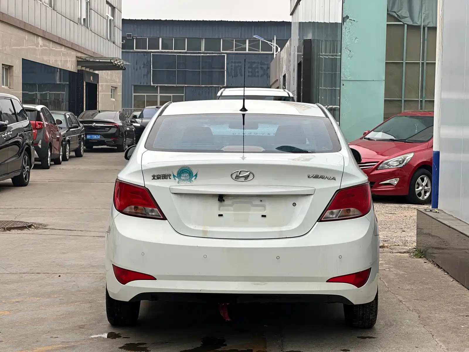 Photo 4 - Hyundai Verna