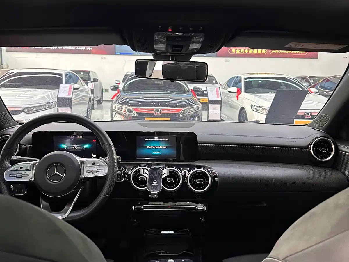 Mercedes-Benz A-Class 2019 A 180 L Sport Sedan фото 9
