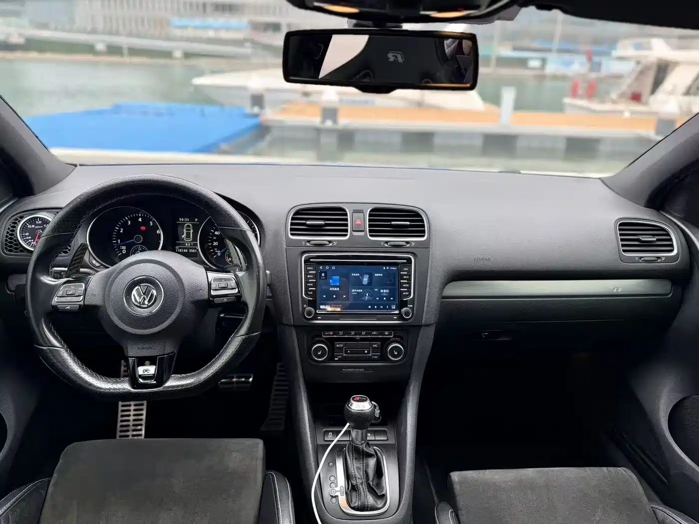 Volkswagen Golf (Import) 2011 2.0TSI R фото 9