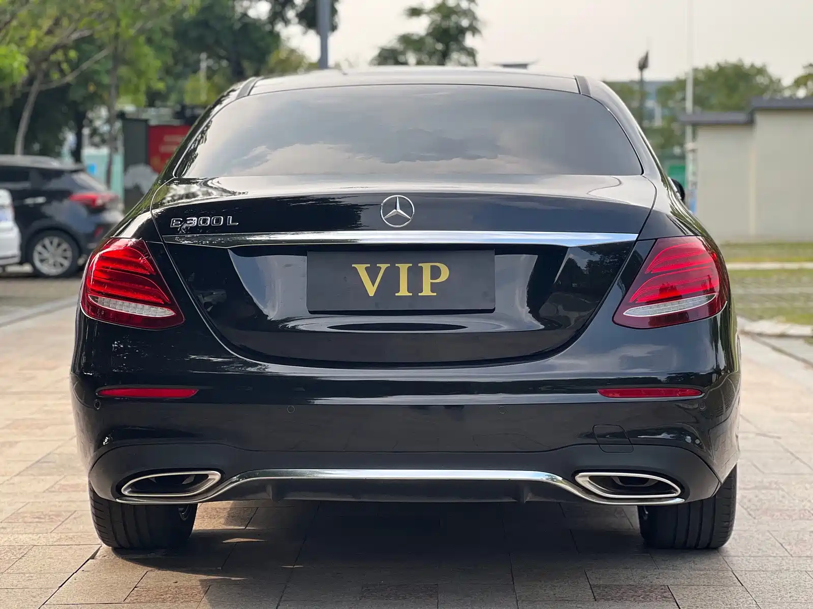 Фото 29 - Mercedes-Benz E-Class
