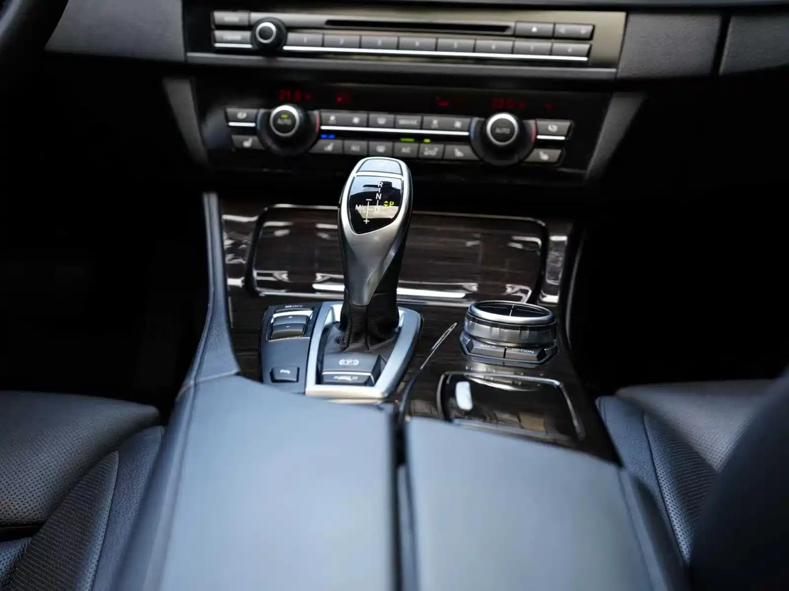 صورة 31 - BMW 5 Series