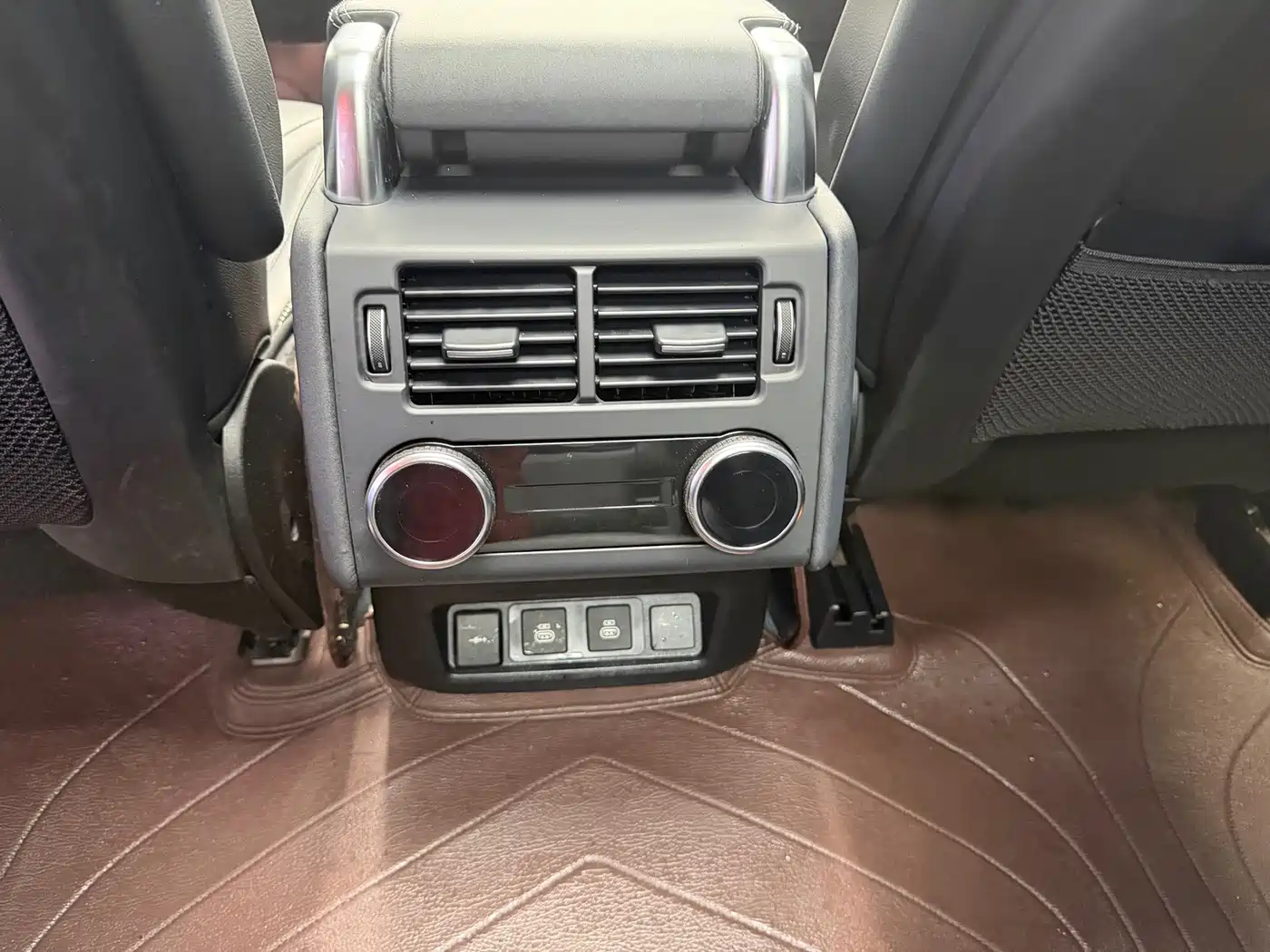 Фото 9 - Land Rover Discovery
