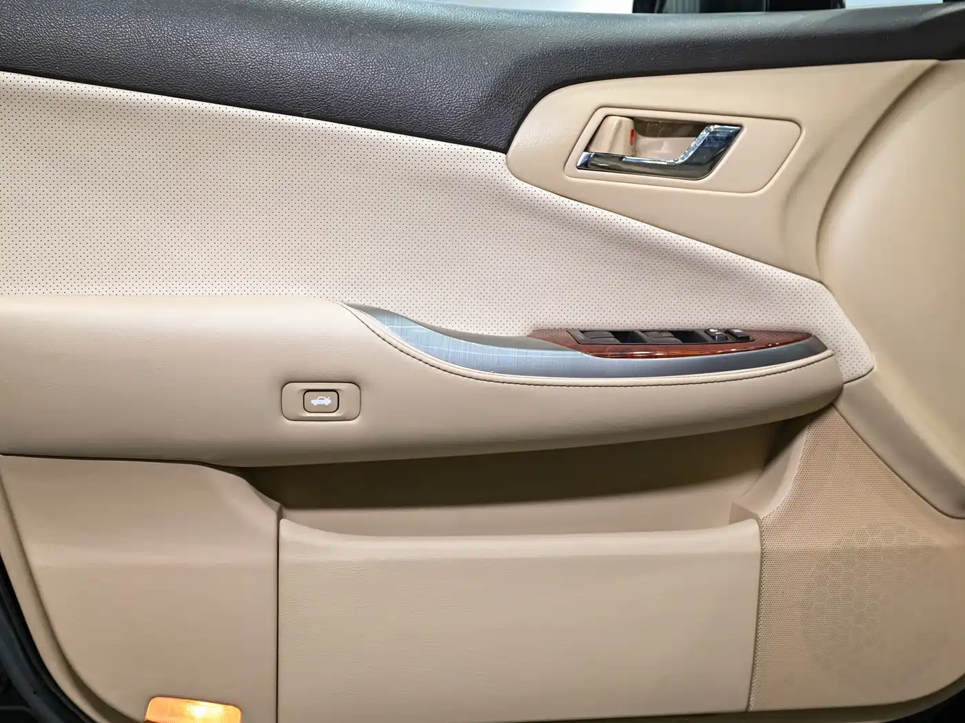 Toyota Crown 2012 2.5L Royal Leather Edition фото 18