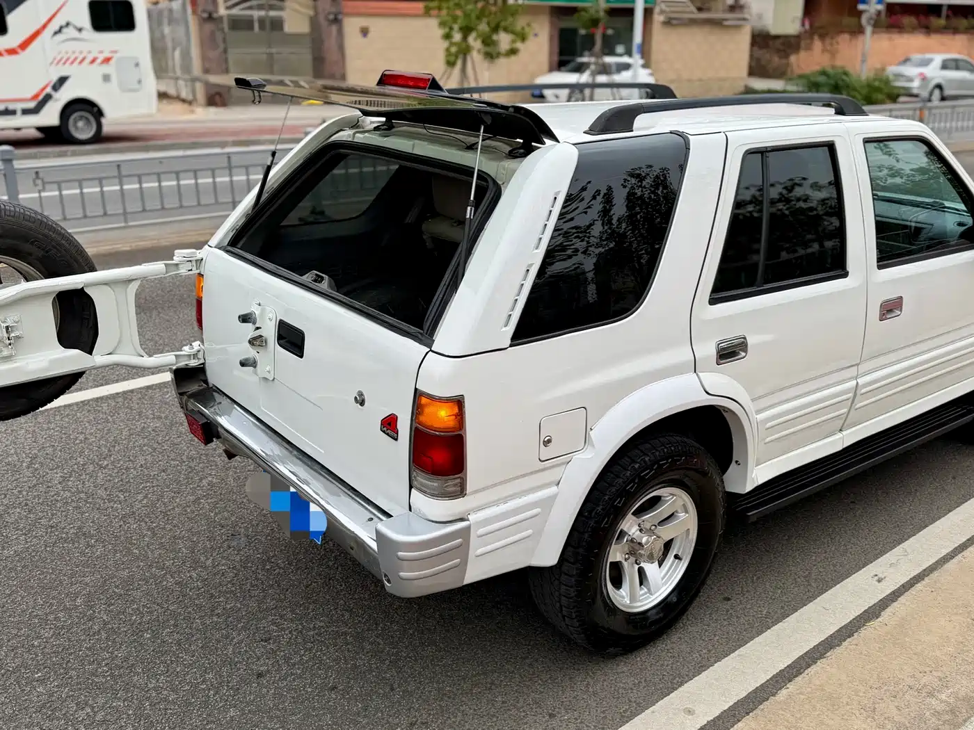 Isuzu Contender 2012 2.8T UC Diesel Multi-Purpose Vehicle фото 8