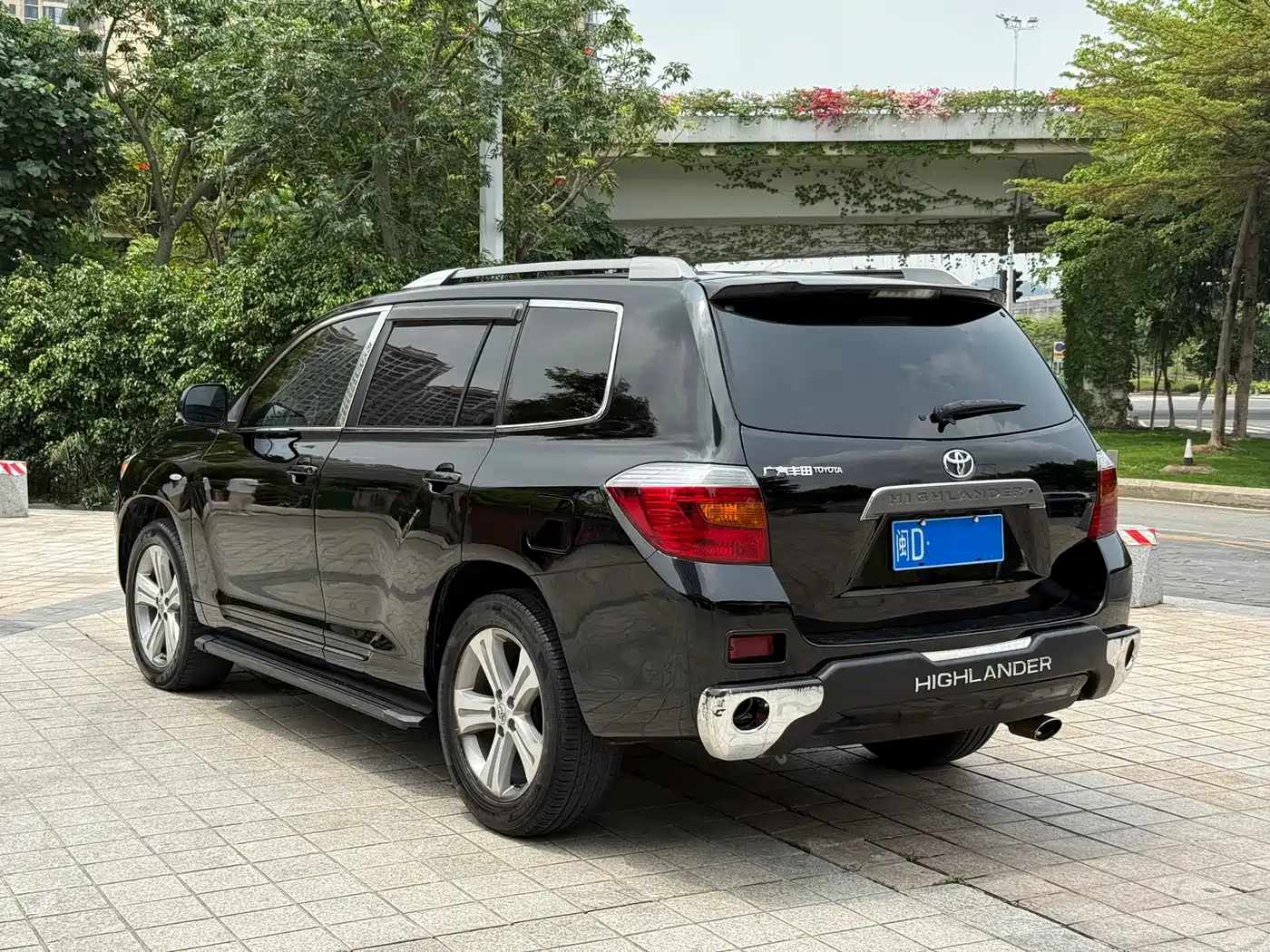 Toyota Highlander 2009 2.7L 2WD 7-seater Luxury Edition фото 4