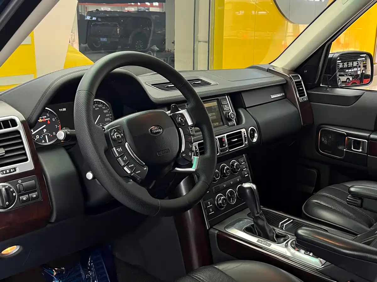 Land Rover Range Rover 2011 5.0 SC V8 фото 7