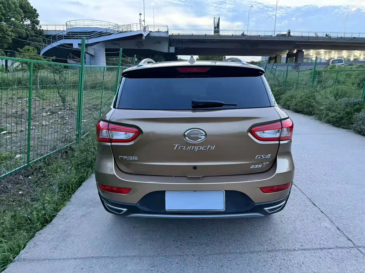 GAC Trumpchi Trumpchi GS4 2016 235T G-DCT Luxury Edition фото 14