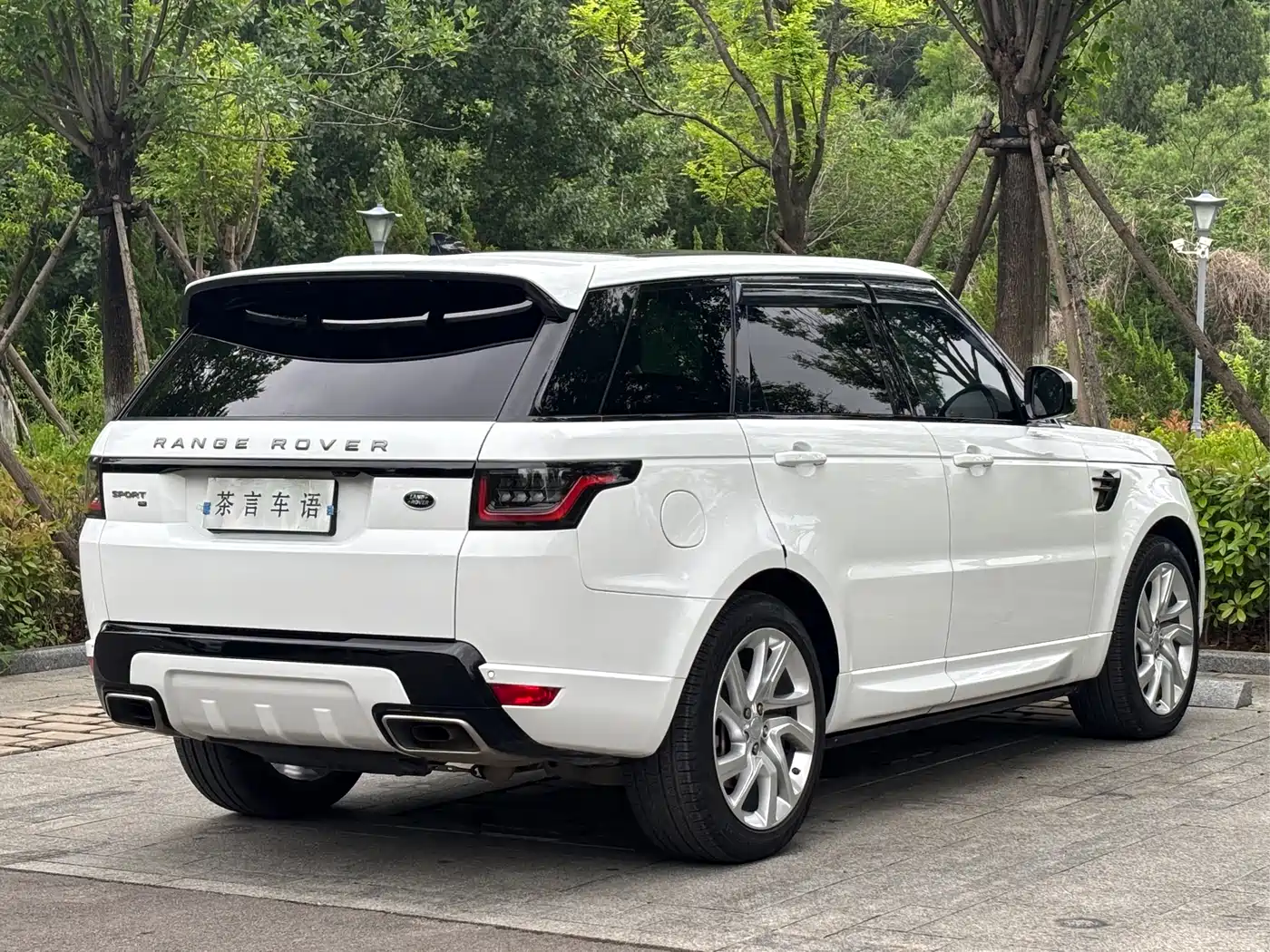 Land Rover Range Rover Sport 2020 3.0 L6 HSE DYNAMIC фото 4