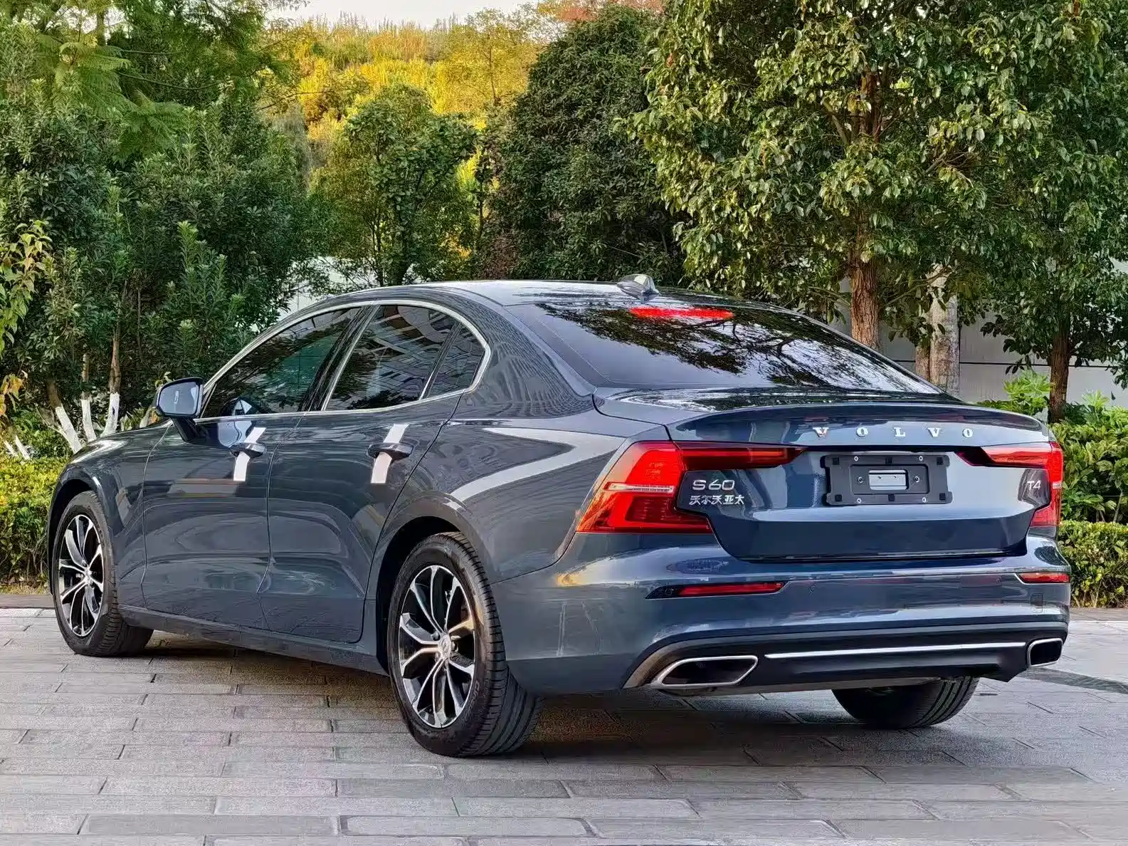 Фото 4 - Volvo S60