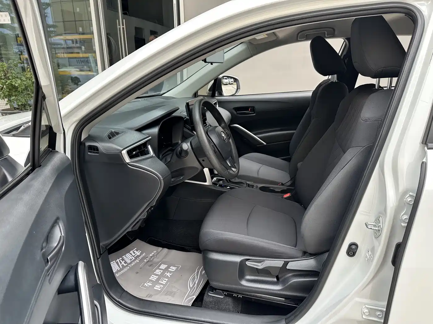 Toyota Corolla Cross 2023 Hybrid 2.0L Pioneer Edition фото 6
