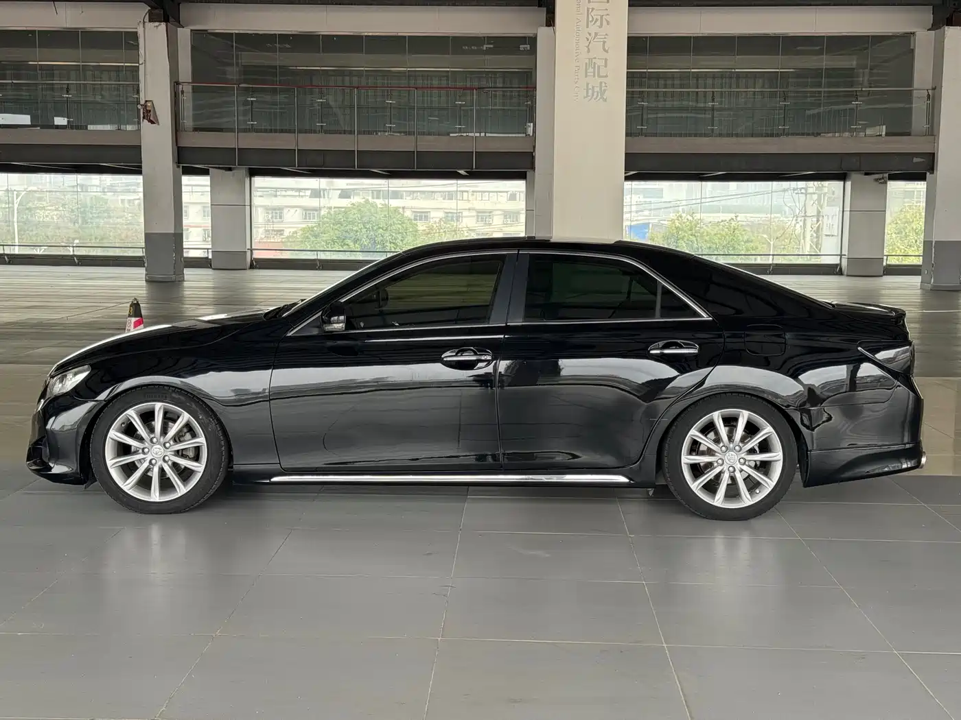 Toyota Reiz 2010 2.5V Elegance Elite Edition фото 3