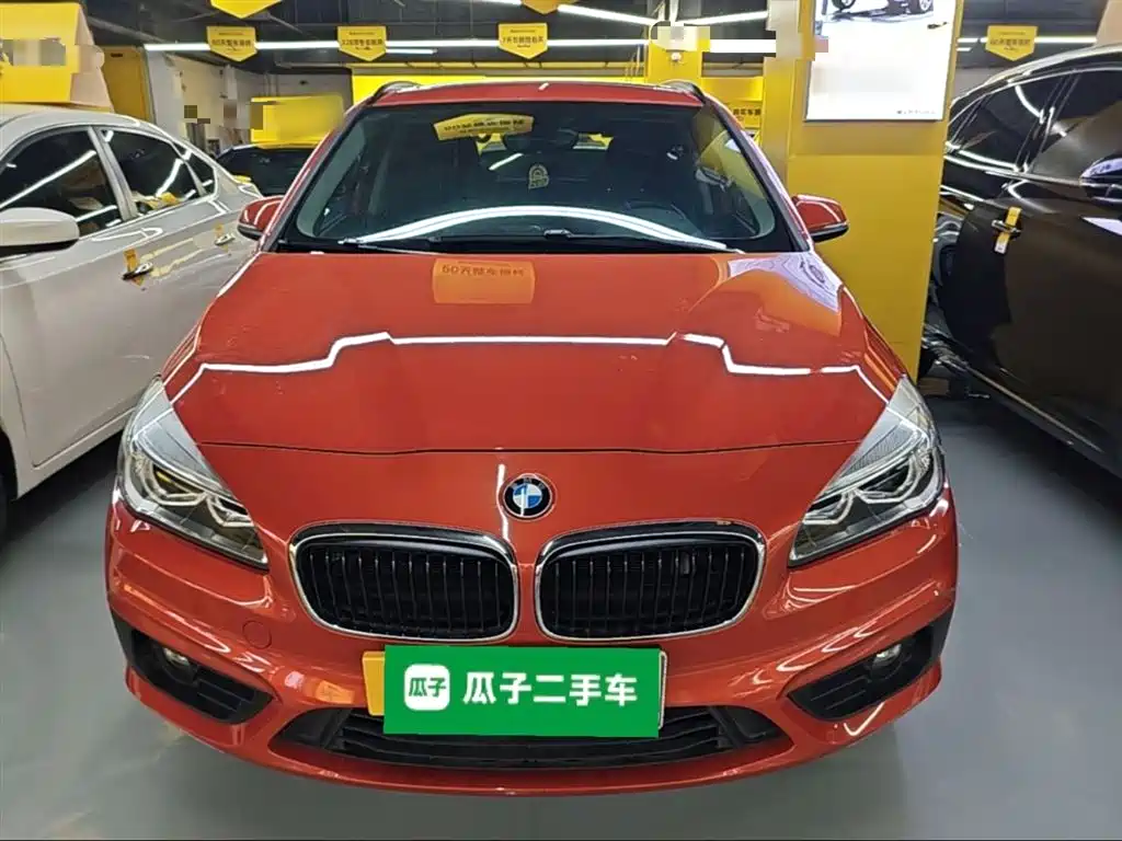 BMW 2 Series Touring 2016 218i Leading фото 3