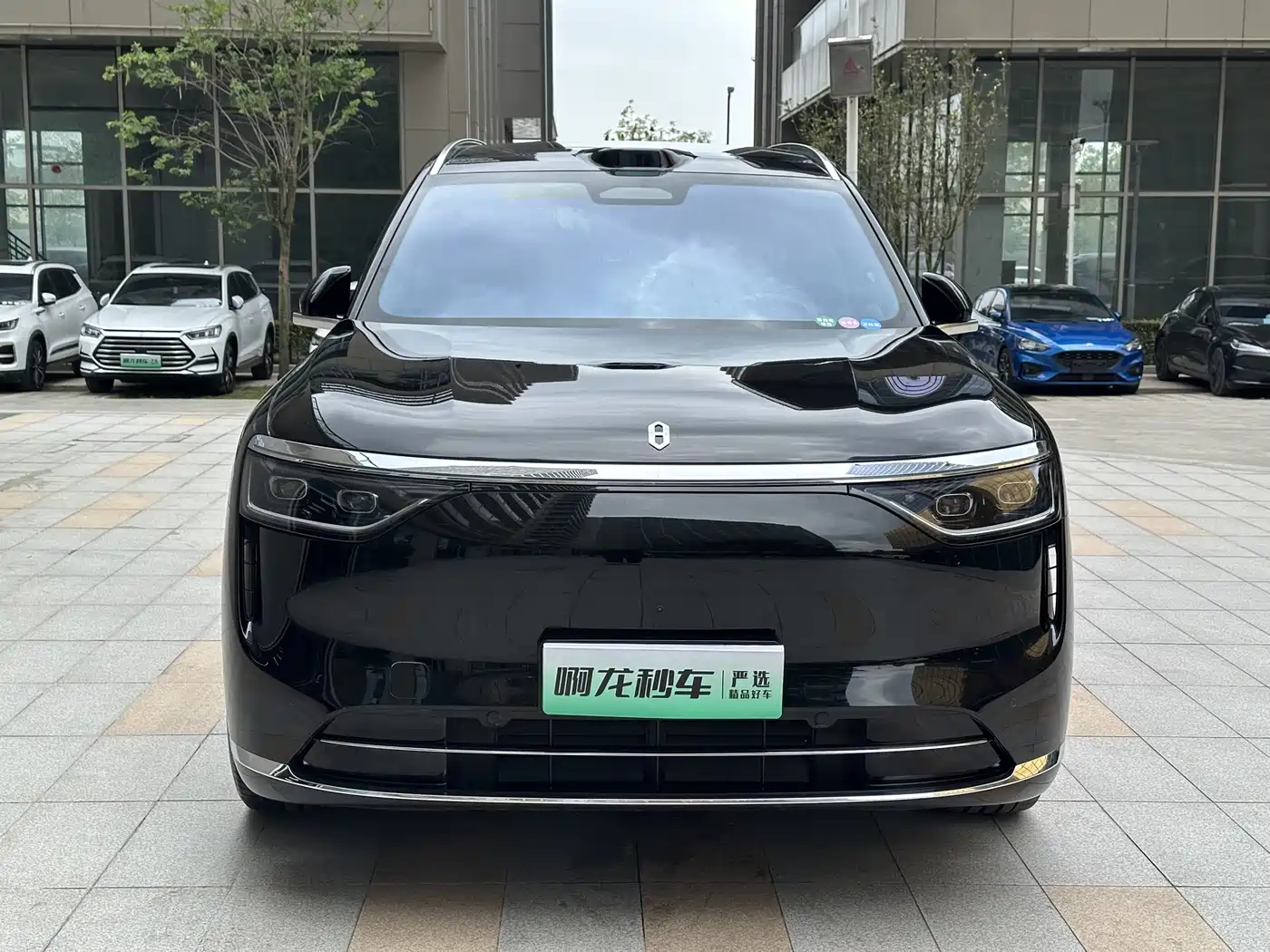 AITO Wenjie AITO M8 2025 Model Extended Range Max+ Edition 53.4kWh 6-Seater фото 3