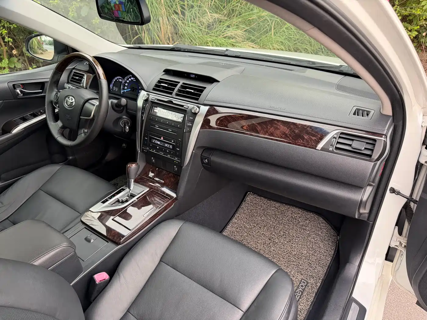 Toyota Camry 2015 2.0G Leading Edition фото 13
