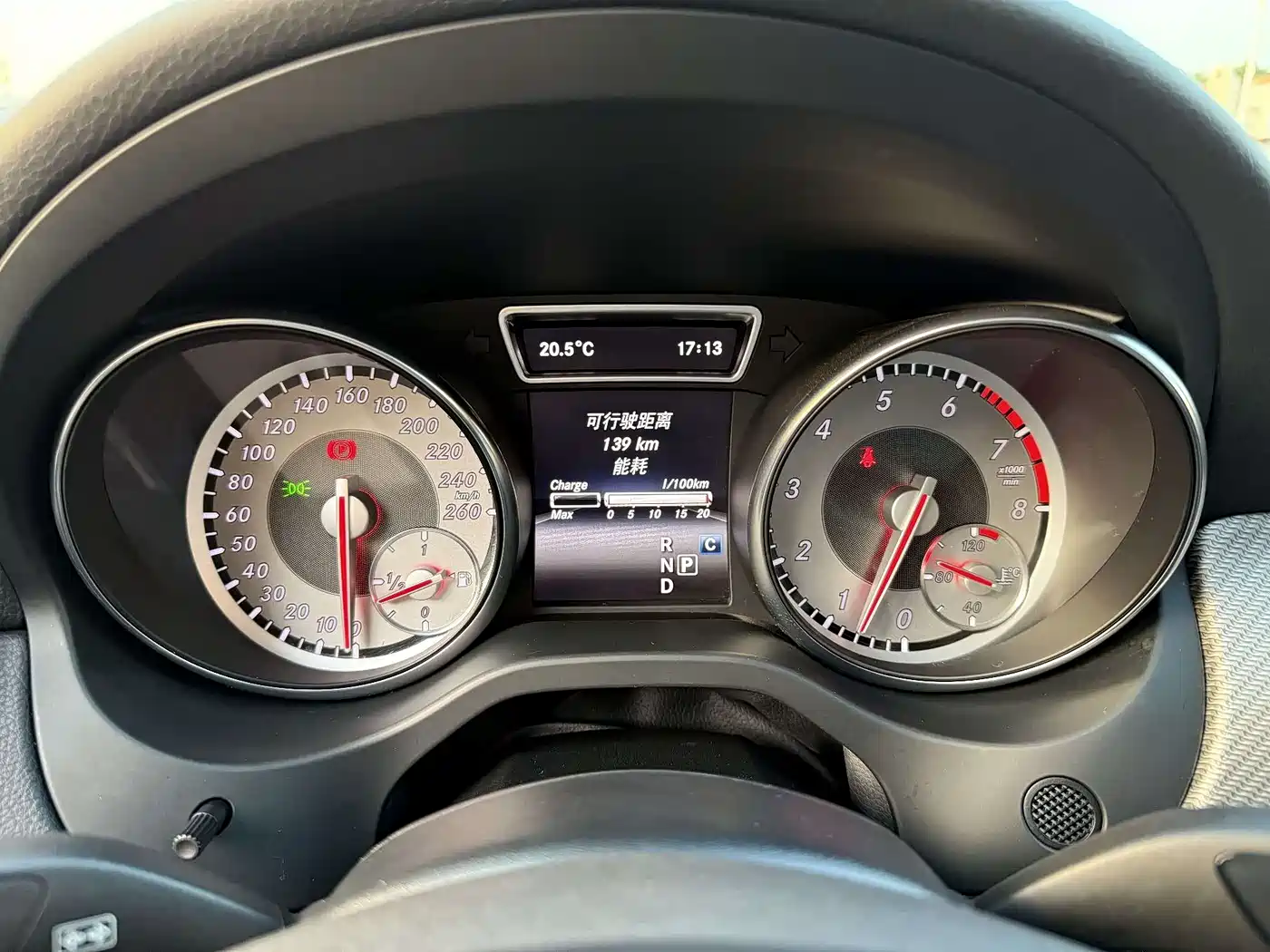 Mercedes-Benz GLA 2017 GLA 220 4MATIC Fashion фото 16