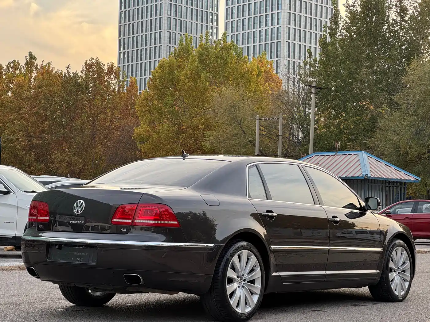 Volkswagen Phaeton 2013 4.2L Poltrona Frau Edition фото 4