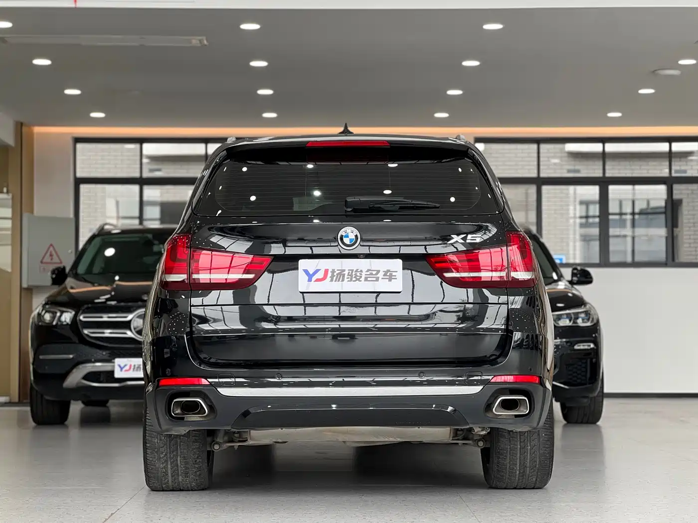 BMW X5 (Import) 2018 xDrive35i Elegant Model фото 4