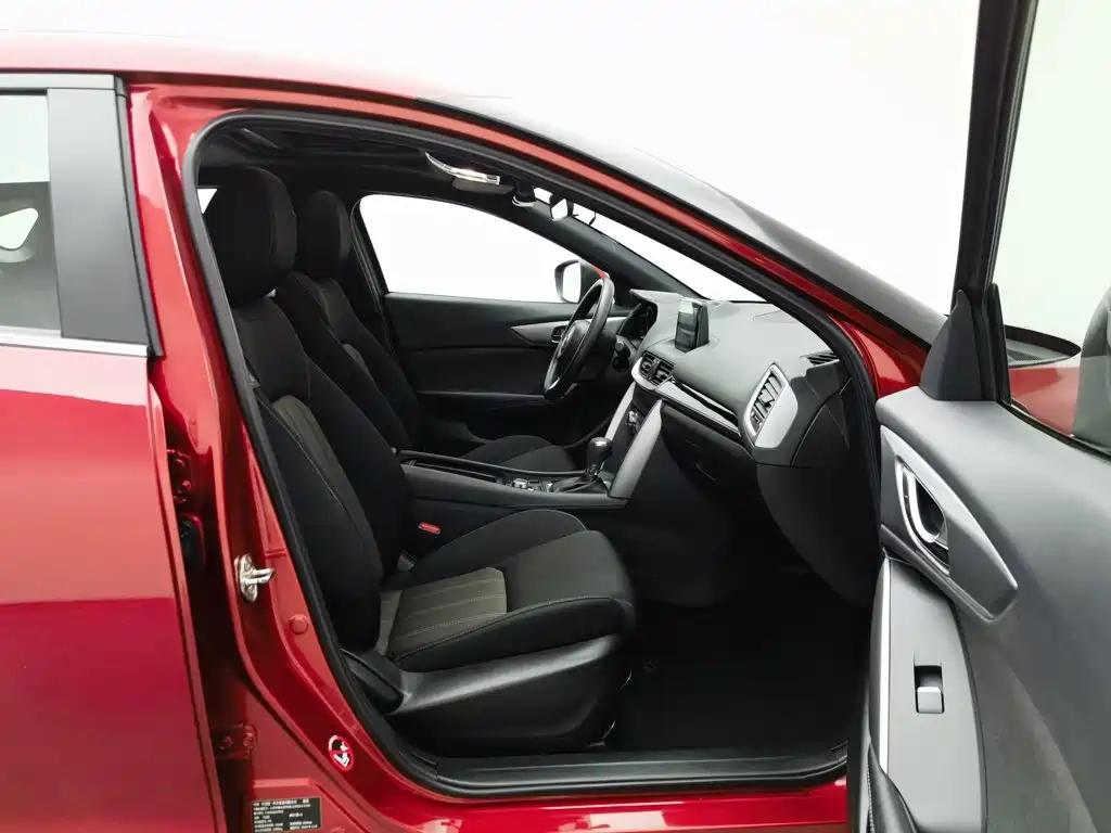 Фото 23 - Mazda CX-4