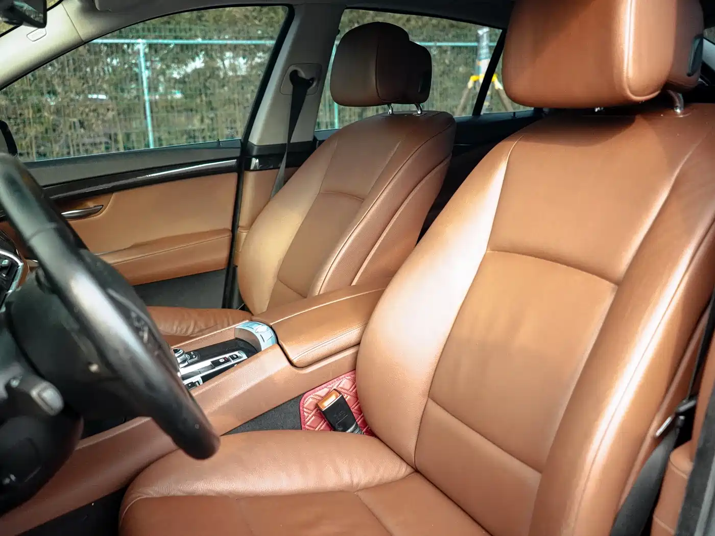 BMW 5 Series GT 2011 535i Elegance фото 10