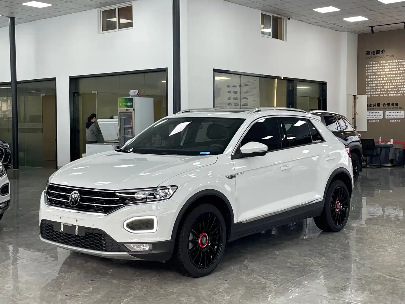 Volkswagen T-ROC 2021 Facelift 280TSI DSG 4WD Luxury Smart Connect Edition