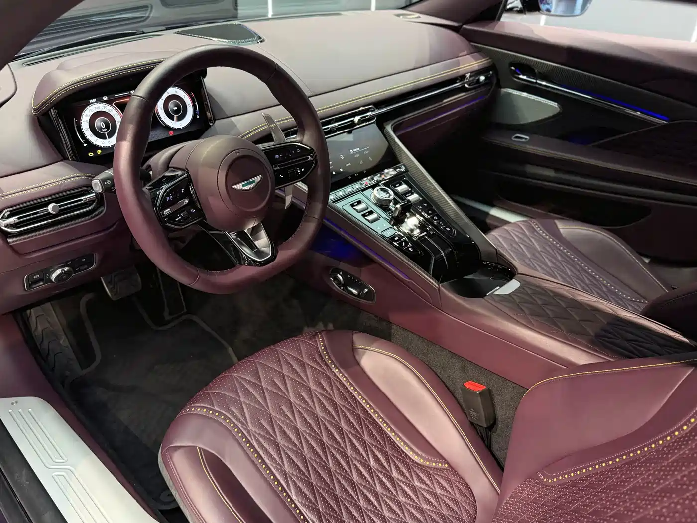 Aston Martin DB12 2024 2023 4.0T V8 Coupe