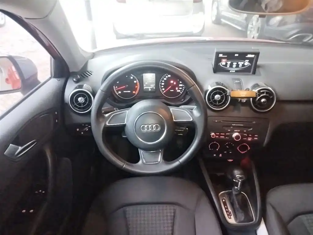 Audi A1 2014 30 TFSI Fashion фото 11