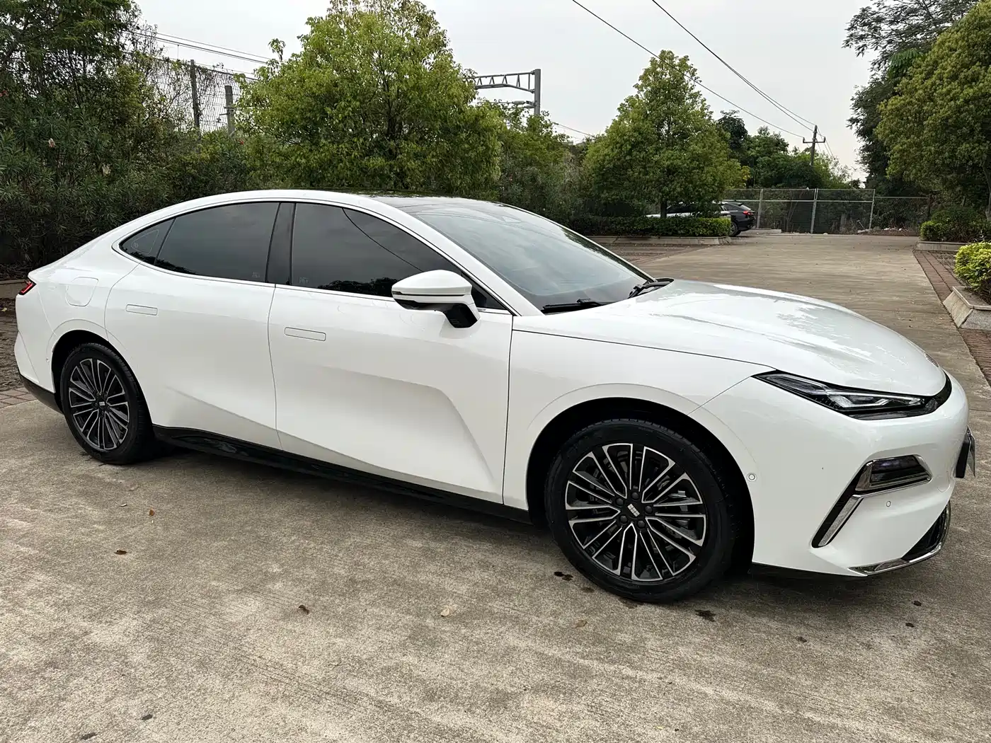 GEELY GALAXY GALAXY SPARKLE 8