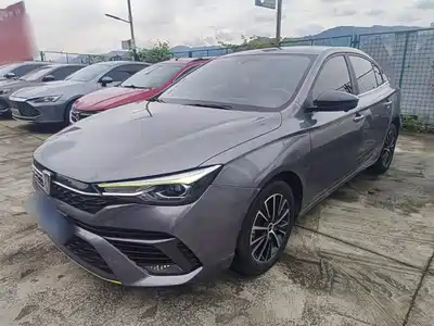Roewe i5