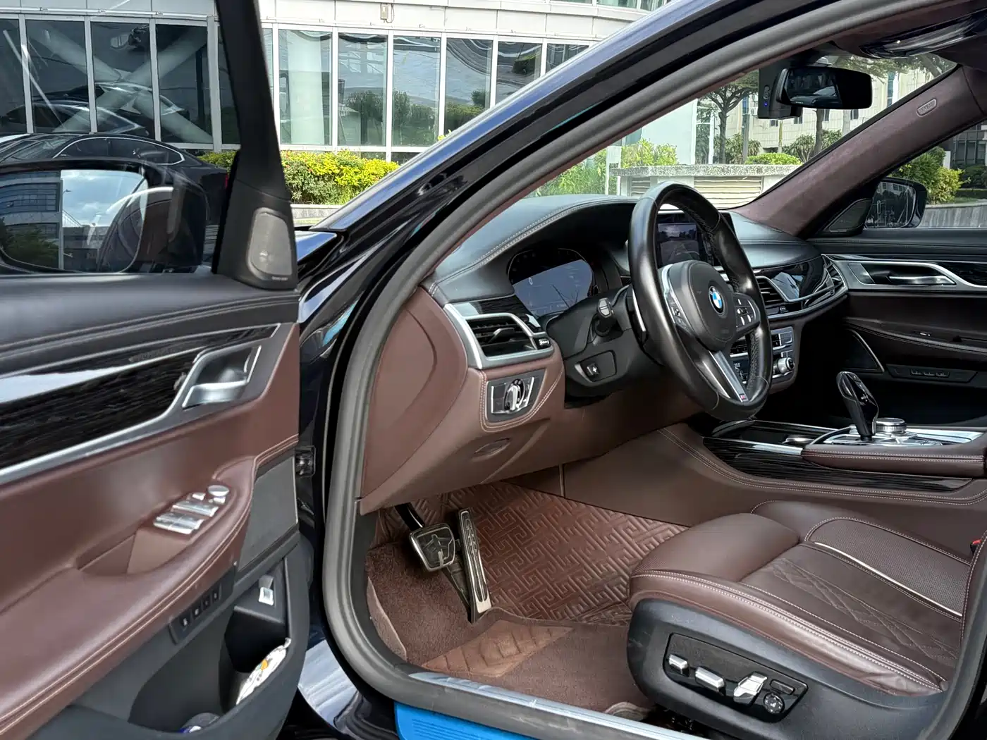 BMW 7 Series 2021 Model 730Li M Sport Package фото 7
