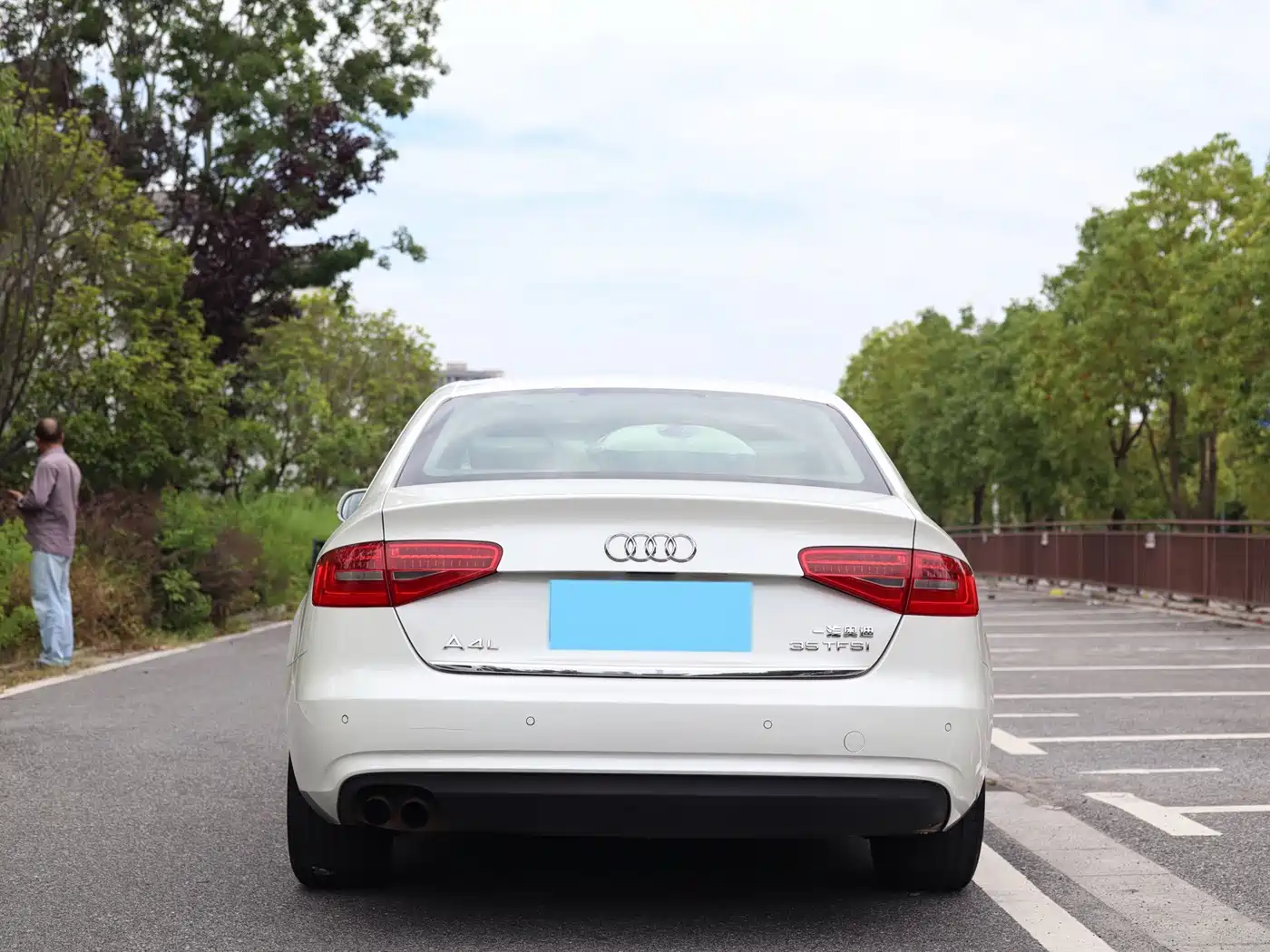 Фото 6 - Audi A4L
