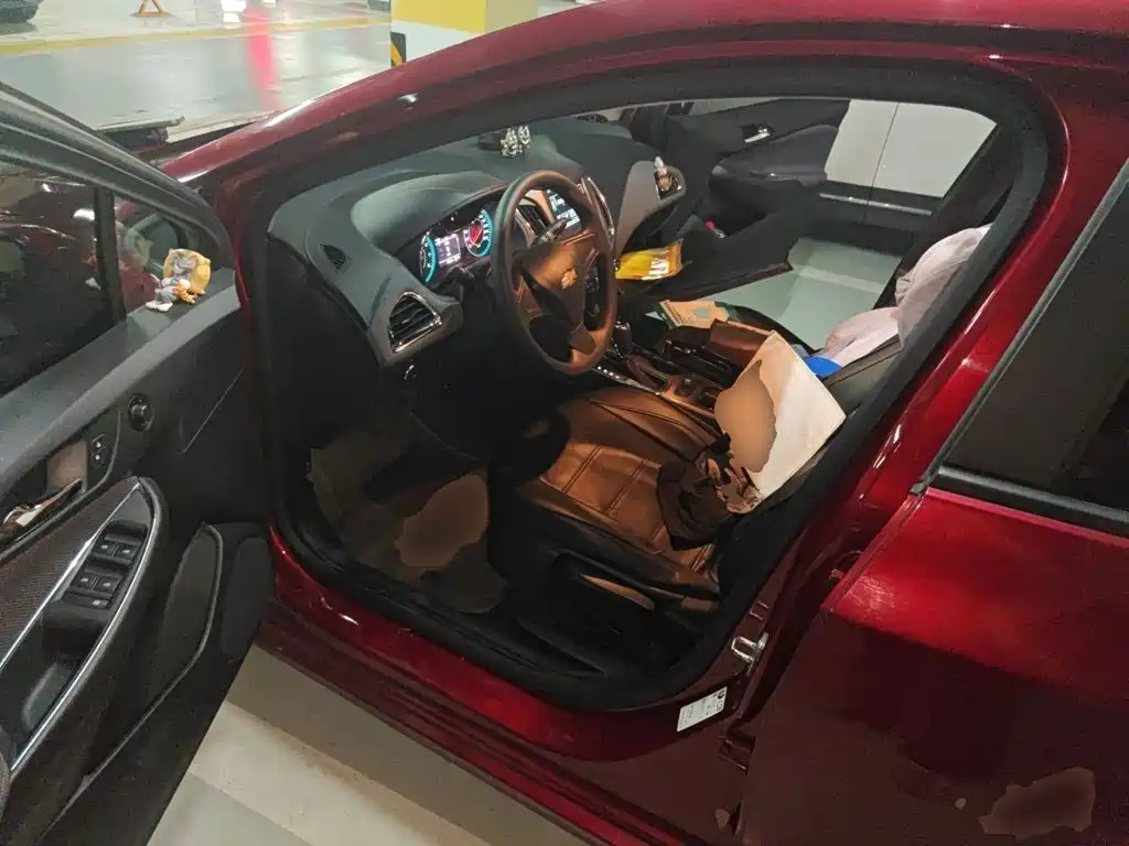 Chevrolet Cruze 2018 2018 320 Automatic Pioneer Sunroof Edition
