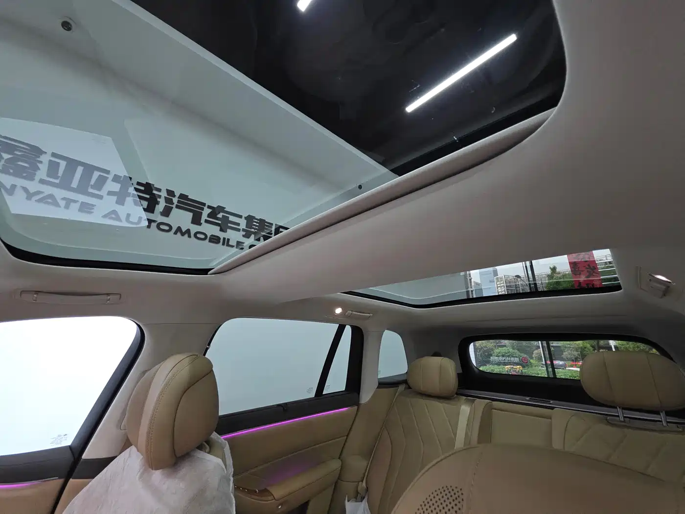 AITO Wenjie AITO M8 2025 Extended Range Max 37kWh 5-Seater фото 24