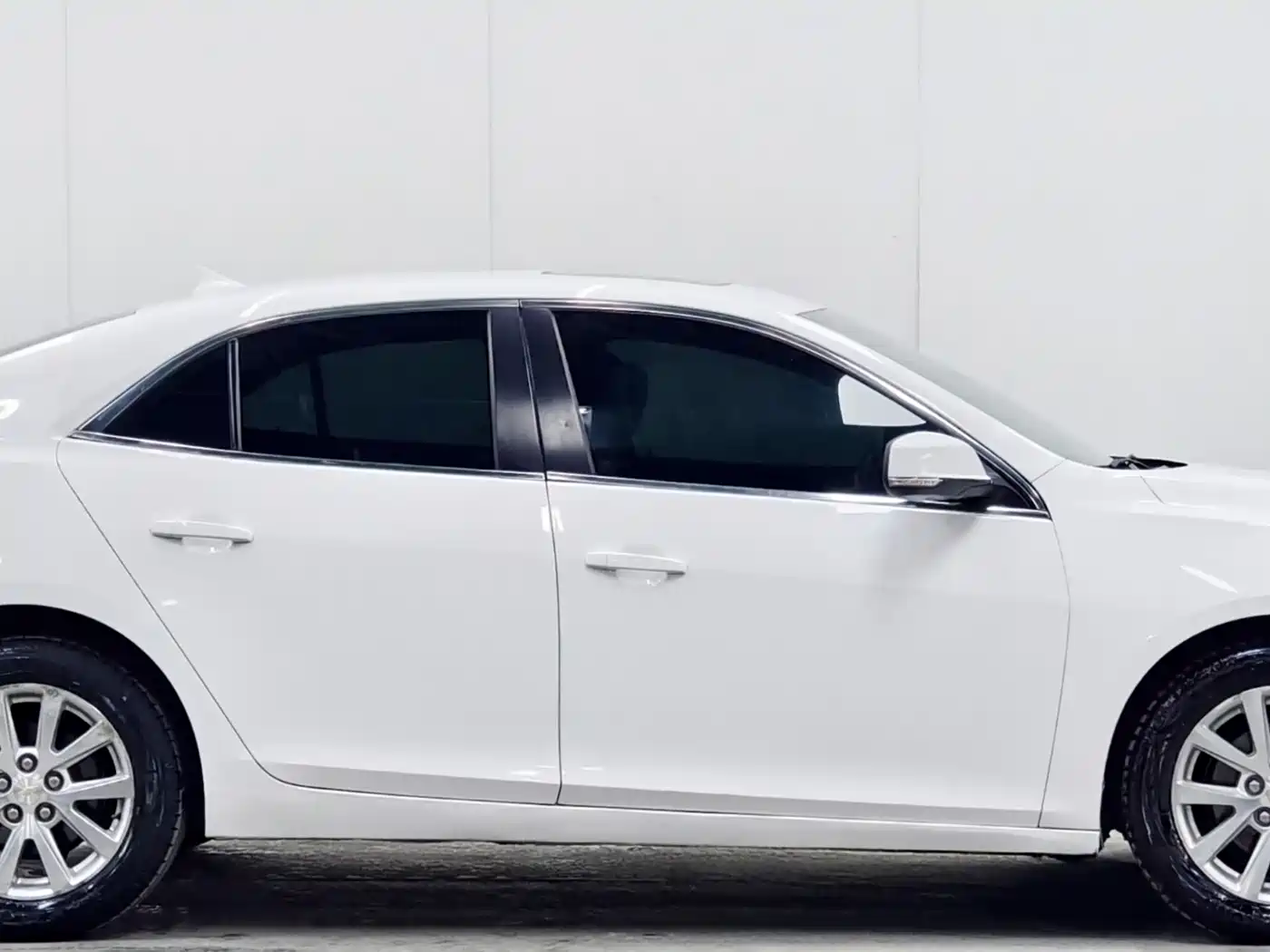 Chevrolet Malibu 2014 2.0L Automatic Luxury фото 8