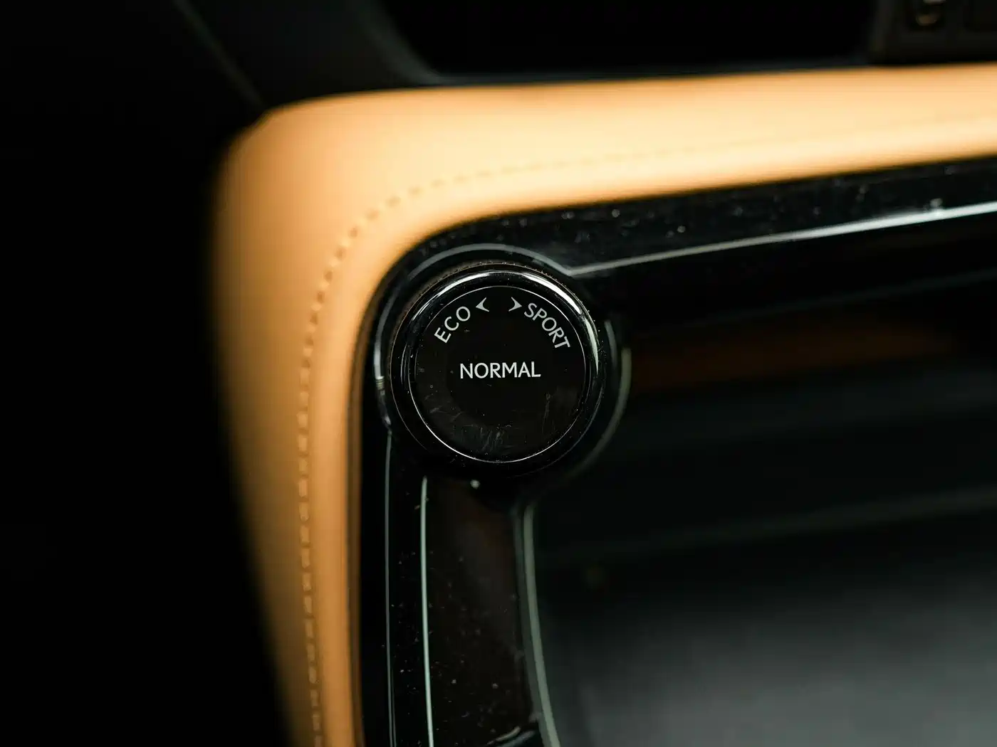 Lexus NX 2022 260 FWD Joy Creation Edition фото 21